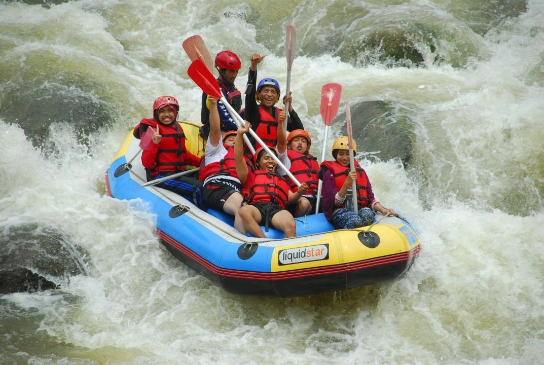 Nikmati Petualangan Seru dan Memacu Adrenalin dengan Mengunjungi Tempat Rafting di Magelang ini!