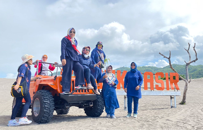 Wisata Offroad Seru di Gumuk Pasir Parangtritis Yogyakarta